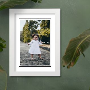 Image with Border Harriet White Print and Frame